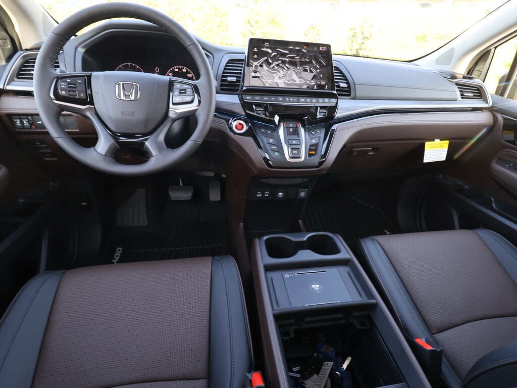 2025 Honda Odyssey Elite - Photo 18