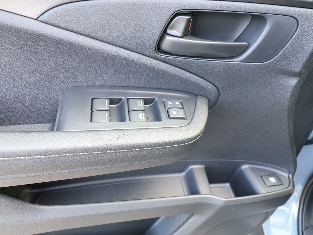2025 Honda Ridgeline Sport - Photo 13