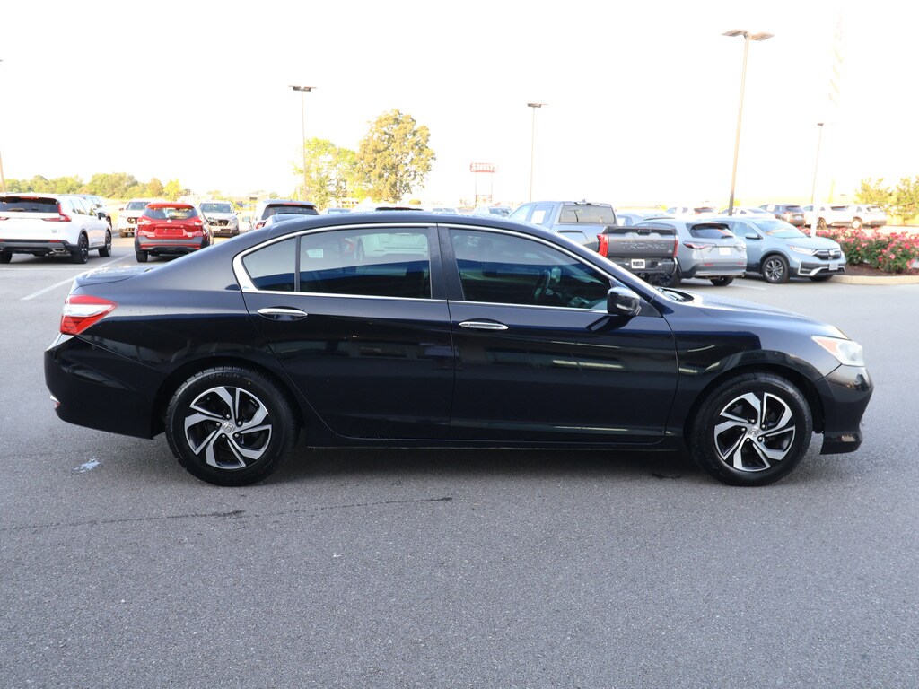 2016 Honda Accord LX photo 4