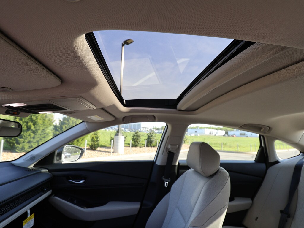 2025 Honda Accord SE - Photo 14
