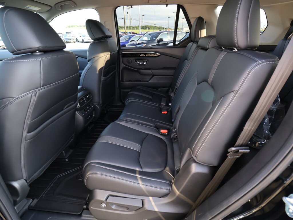 2025 Honda Pilot EX-L - Photo 14