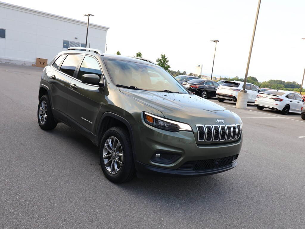 2021 Jeep Cherokee Latitude Lux photo 3
