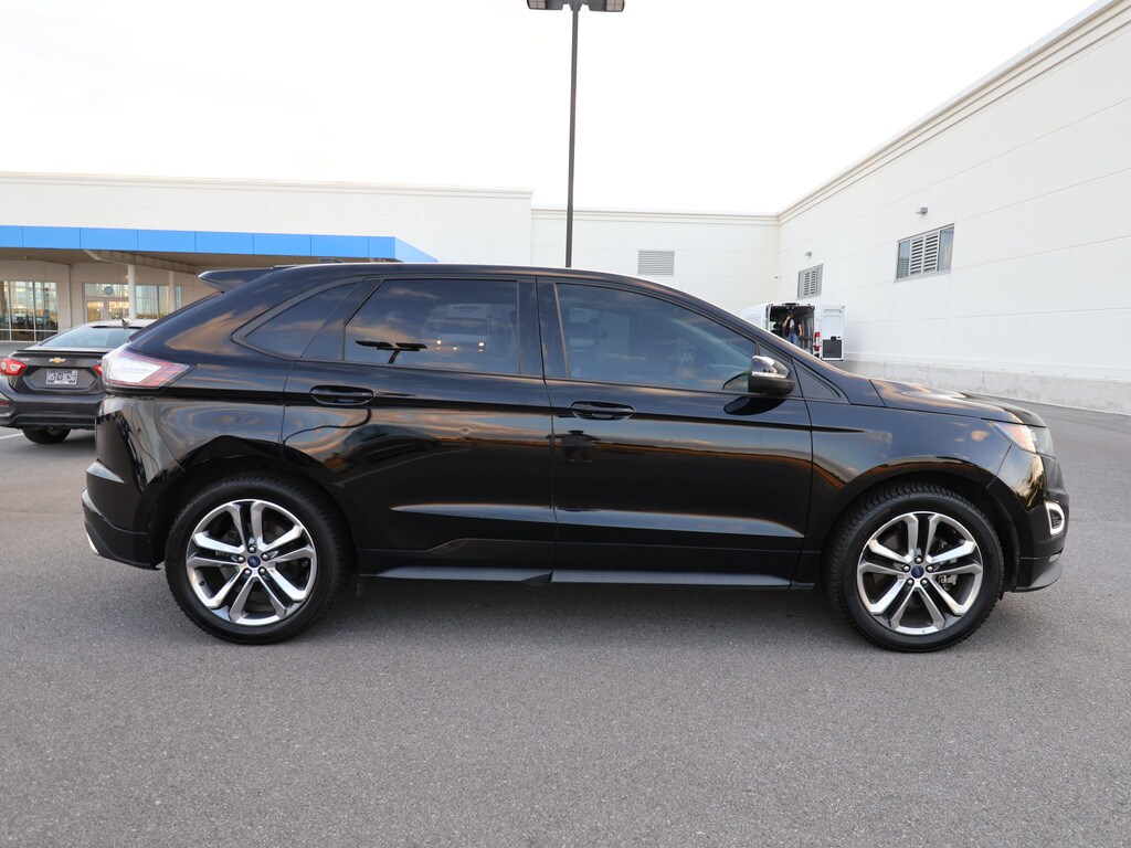 2016 Ford Edge Sport photo 3