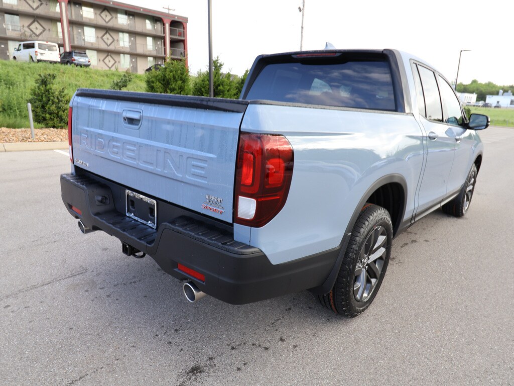 2025 Honda Ridgeline Sport - Photo 5
