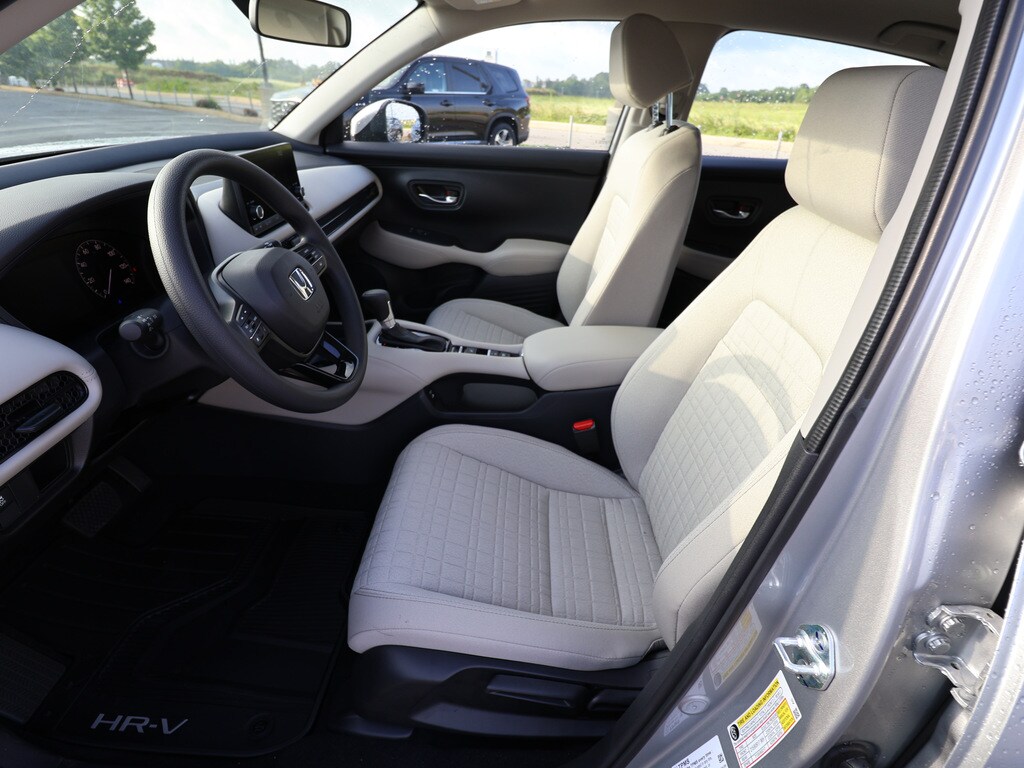 2025 Honda HR-V LX - Photo 10