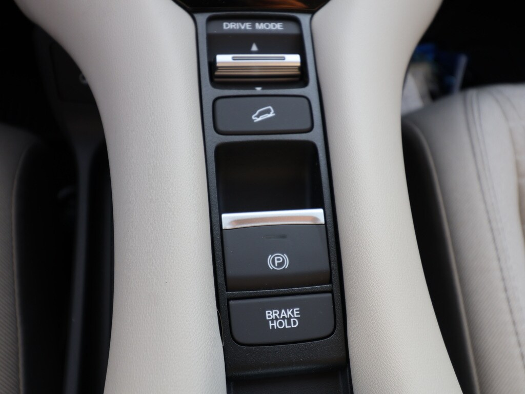 2026 Honda HR-V LX - Photo 17