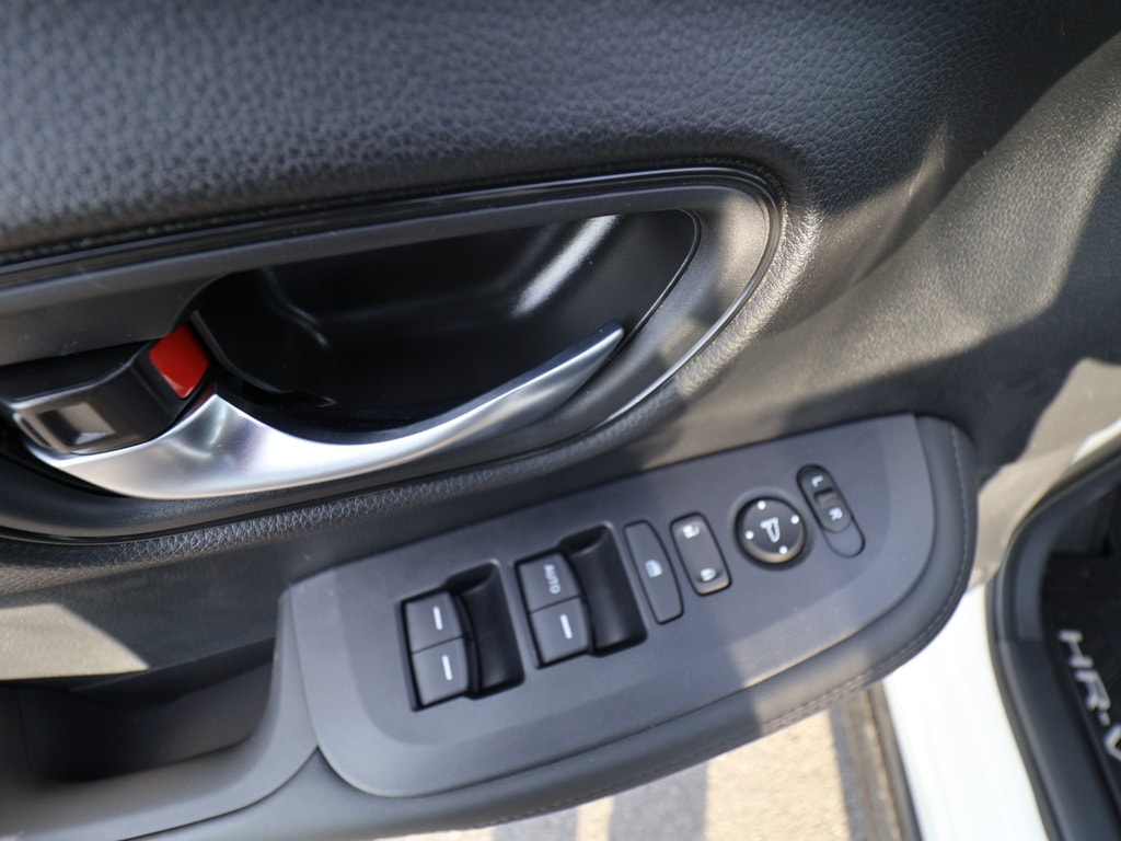 2025 Honda HR-V LX - Photo 13