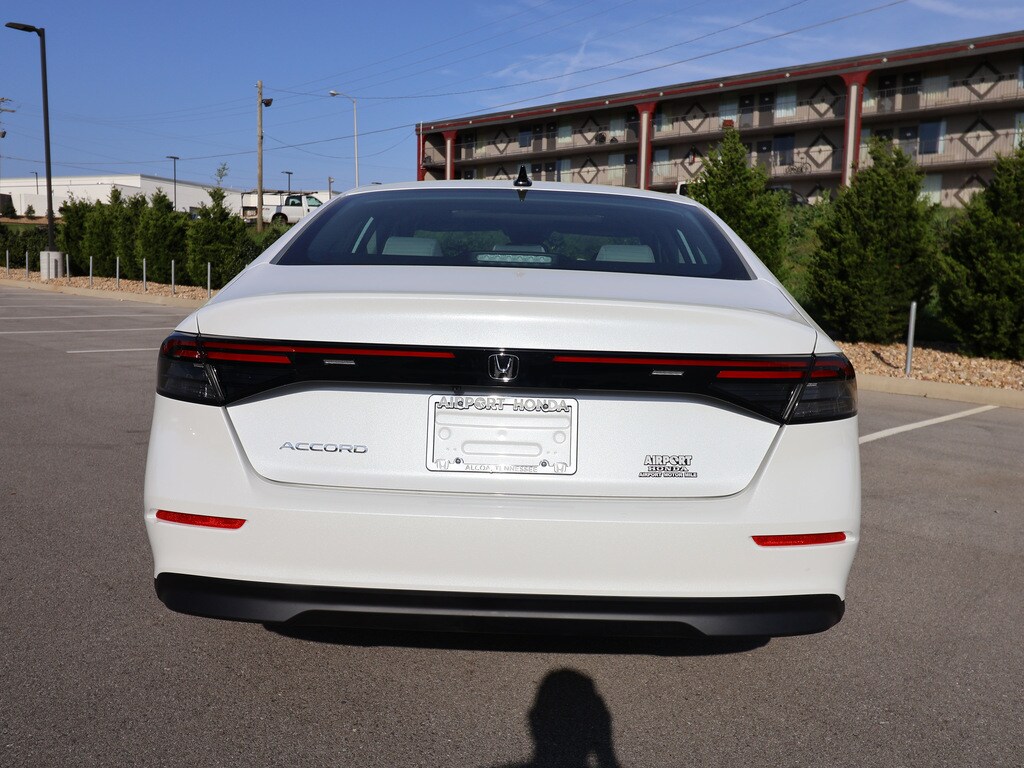 2025 Honda Accord SE - Photo 6