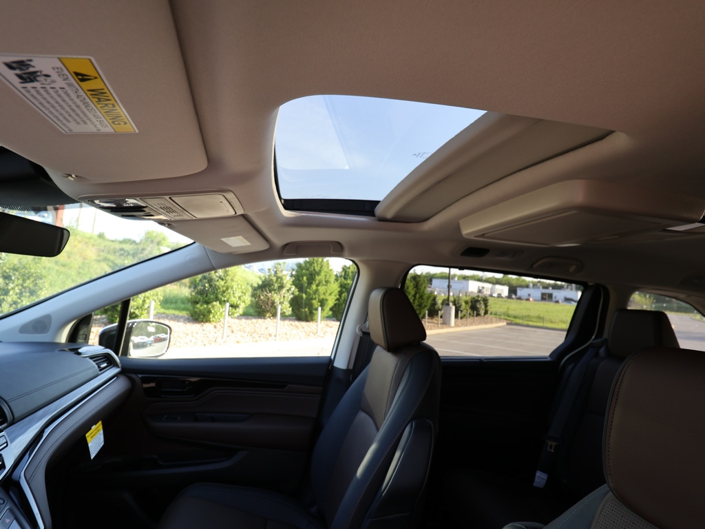 2025 Honda Odyssey Elite - Photo 13