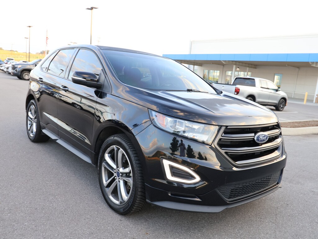 2016 Ford Edge Sport photo 2