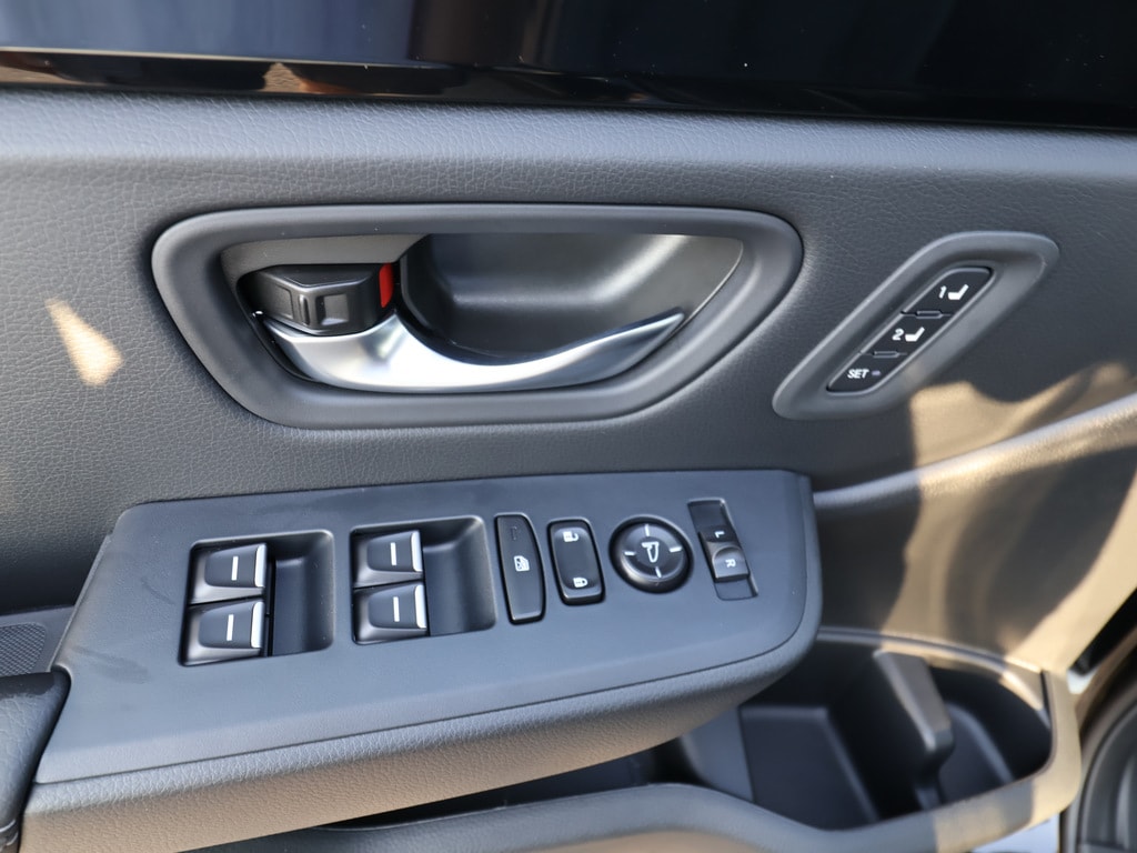 2025 Honda Pilot EX-L - Photo 10