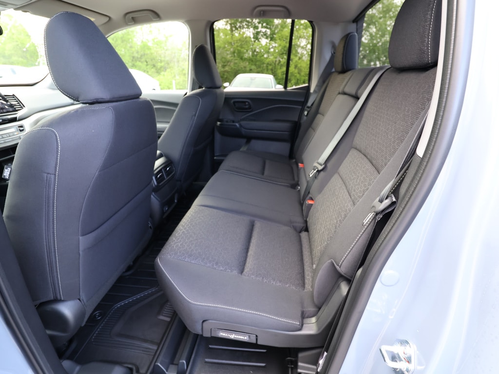 2025 Honda Ridgeline Sport - Photo 17