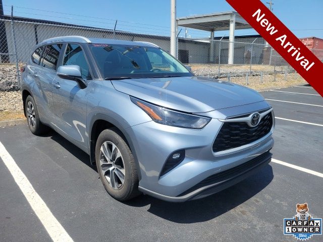 2023 Toyota Highlander XLE AWD's photo
