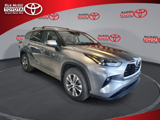 2026 Toyota Highlander XLE AWD's photo