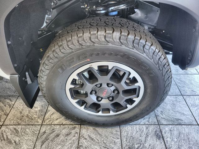 2026 Toyota Tacoma TRD Off Road - Photo 10