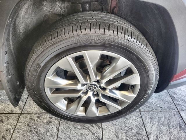 2023 Toyota RAV4 XLE Premium - Photo 10