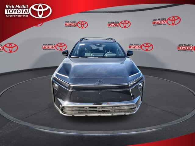 View vehicle photo 3
