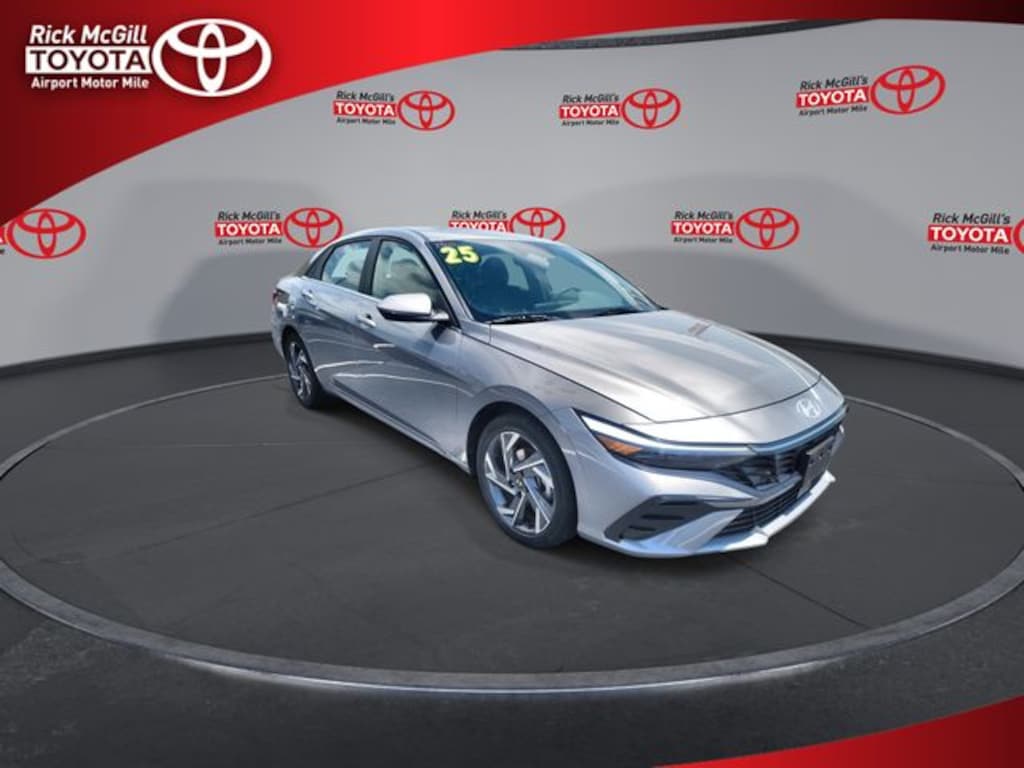 Used 2025 Hyundai Elantra SEL Convenience Sedan