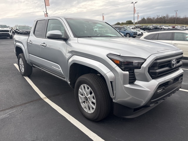 2025 Toyota Tacoma SR5's photo