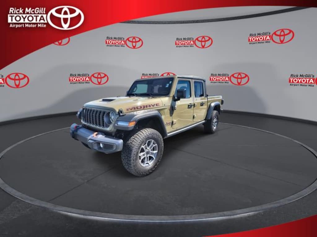 Used 2025 Jeep Gladiator Mojave Truck Crew Cab