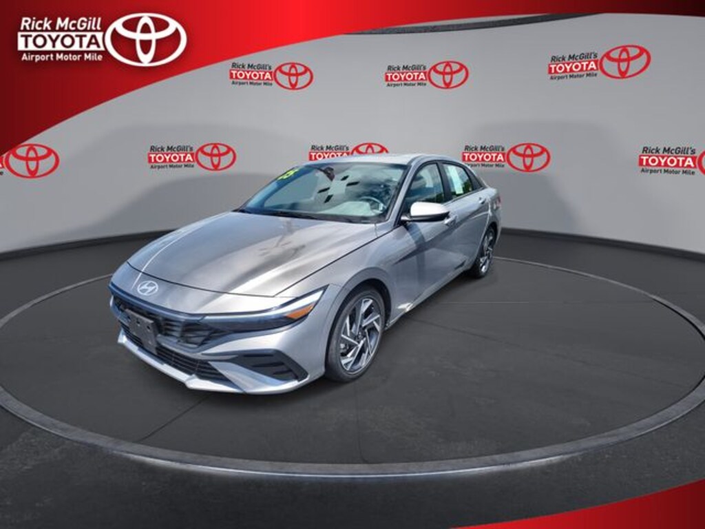 Used 2025 Hyundai Elantra SEL Convenience Sedan