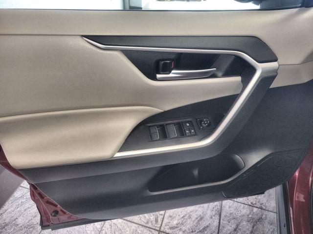 2023 Toyota RAV4 XLE Premium - Photo 13