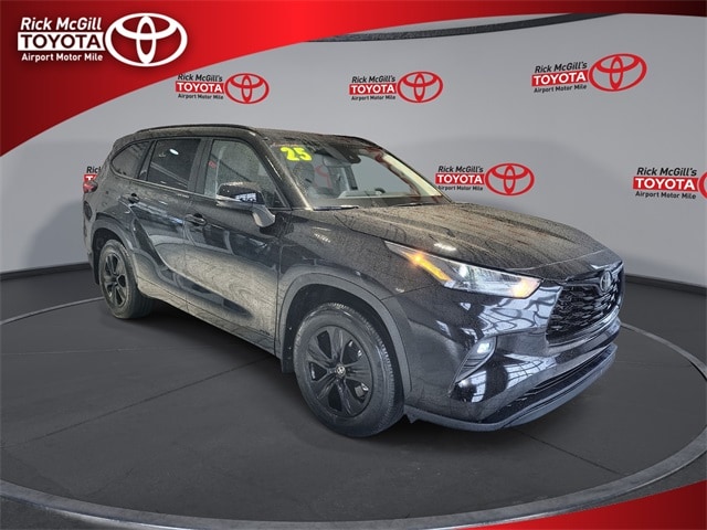 2025 Toyota Highlander Hybrid SUV 