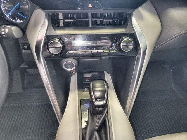2023 Toyota Venza LE - Photo 19
