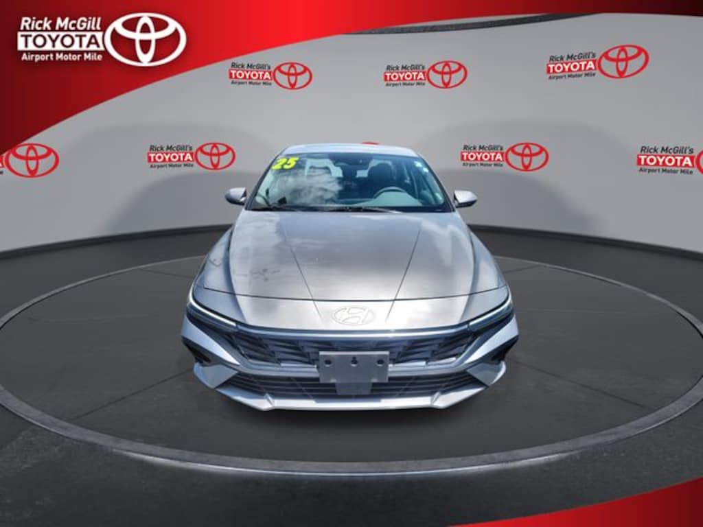 Used 2025 Hyundai Elantra SEL Convenience Sedan