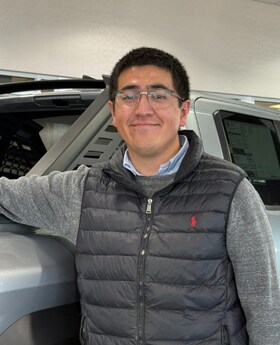 Staff member Bek Kahramonov from ID_d9d066