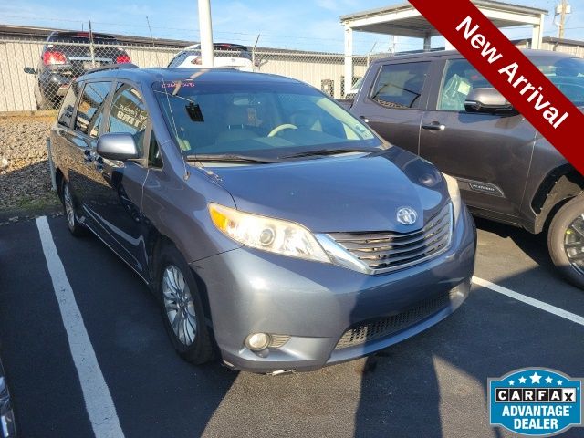 Pre-Owned 2014 Toyota Sienna