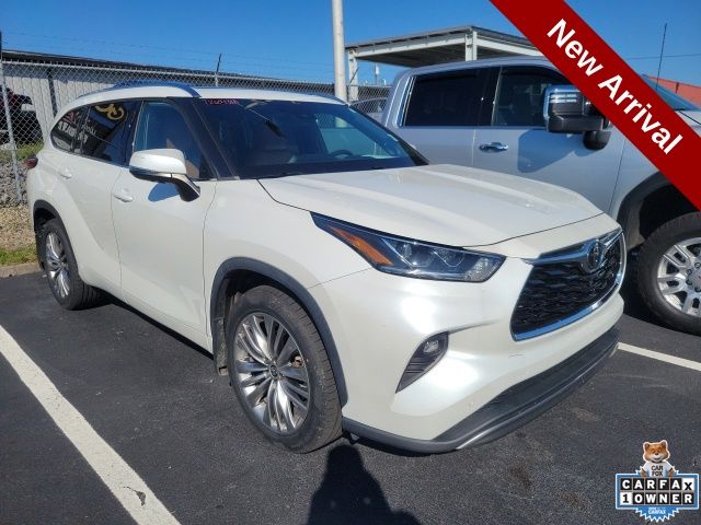 2022 Toyota Highlander's photo
