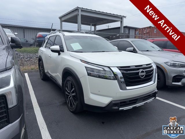 2024 Nissan Pathfinder Platinum 2WD's photo