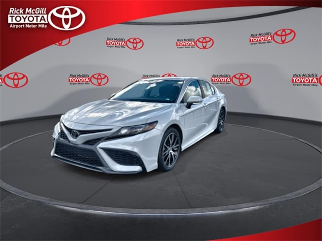 Used 2023 Toyota Camry SE Sedan