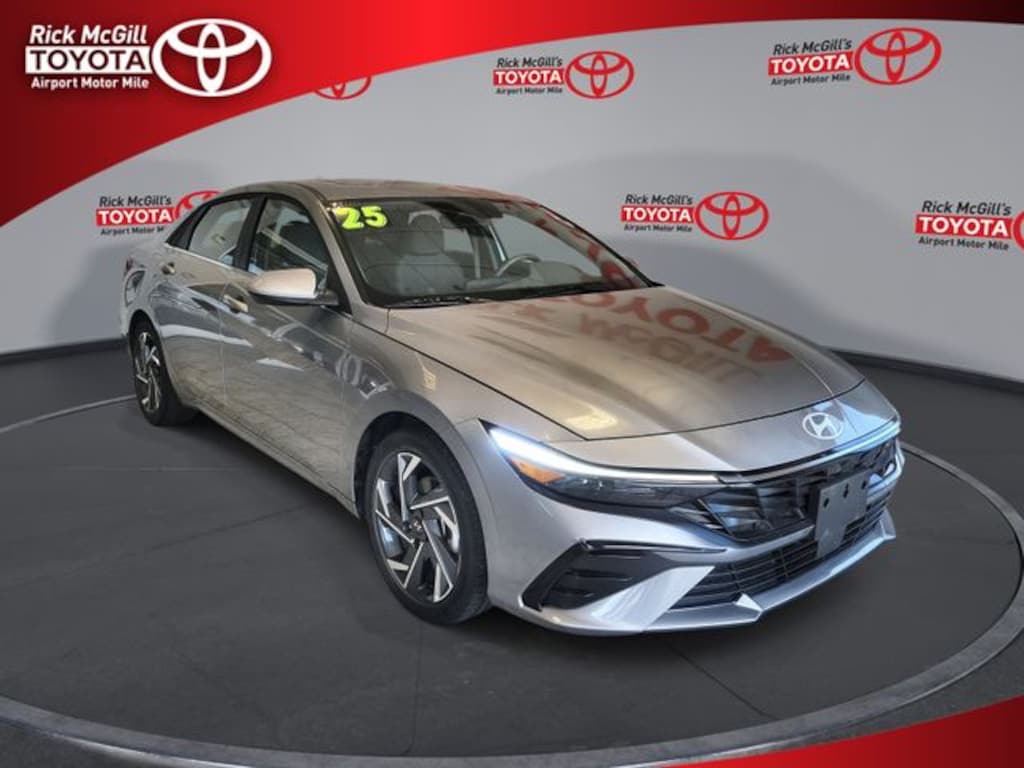 Used 2025 Hyundai Elantra SEL Convenience Sedan