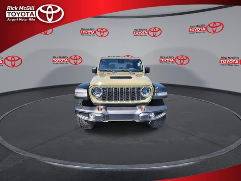 Used 2025 Jeep Gladiator Mojave Truck Crew Cab