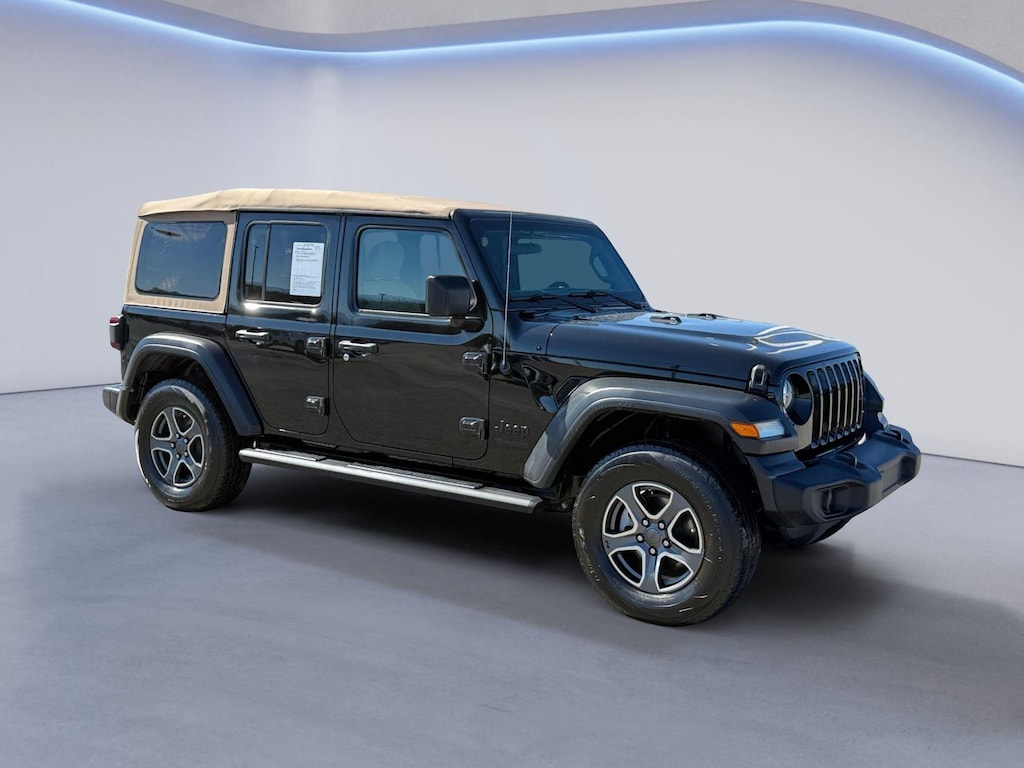 Used 2020 Jeep Wrangler Unlimited Black and Tan SUV