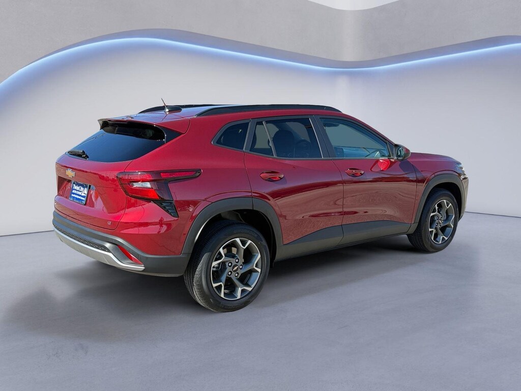 Used 2025 Chevrolet Trax LT SUV