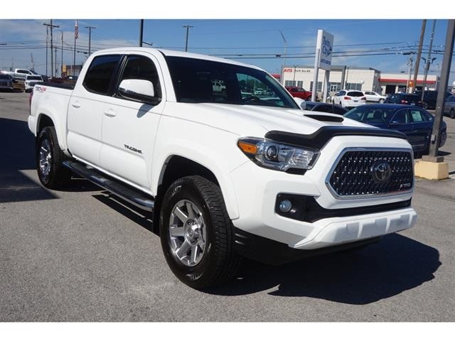 Used 2018 Toyota Tacoma TRD Sport with VIN 3TMCZ5AN1JM136307 for sale in Alcoa, TN