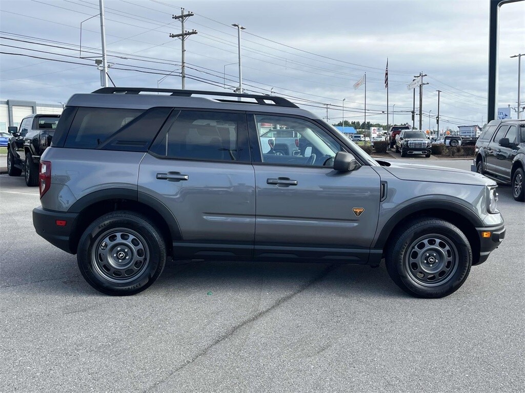 2021 Ford Bronco Sport Badlands photo 2