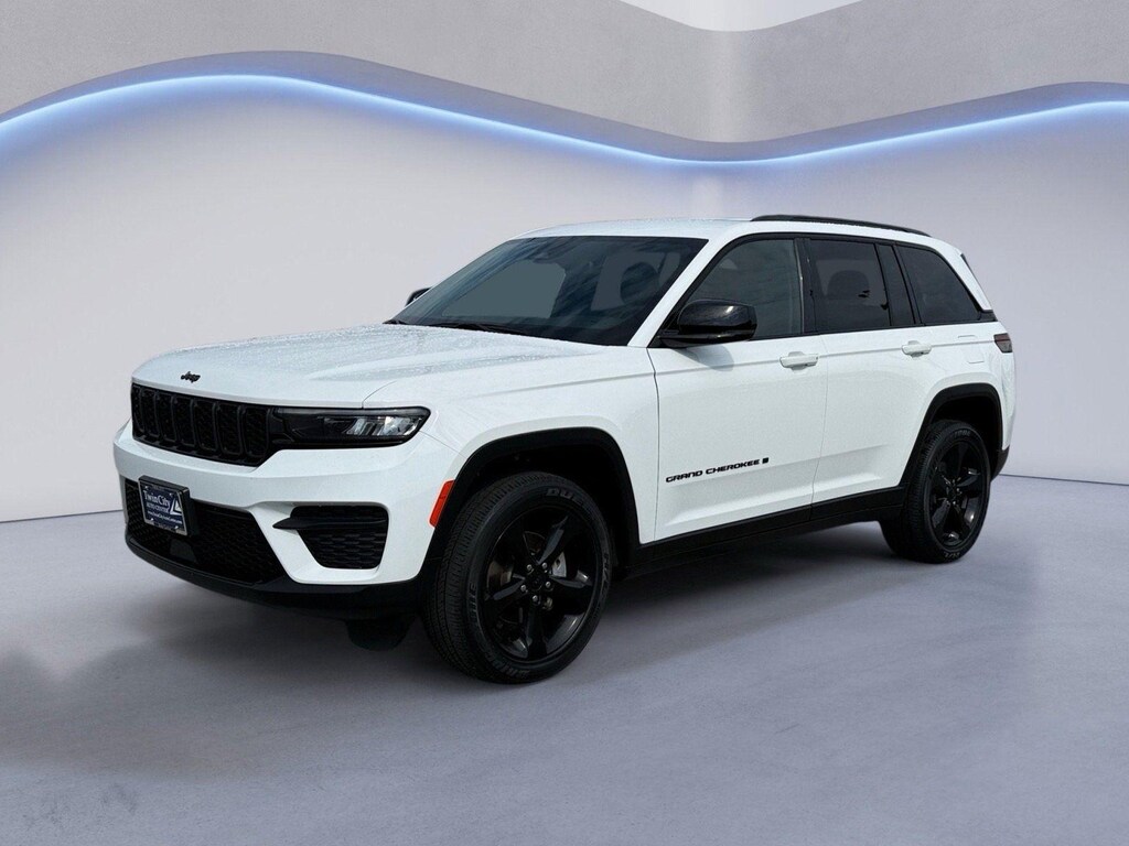 Used 2023 Jeep Grand Cherokee Altitude SUV