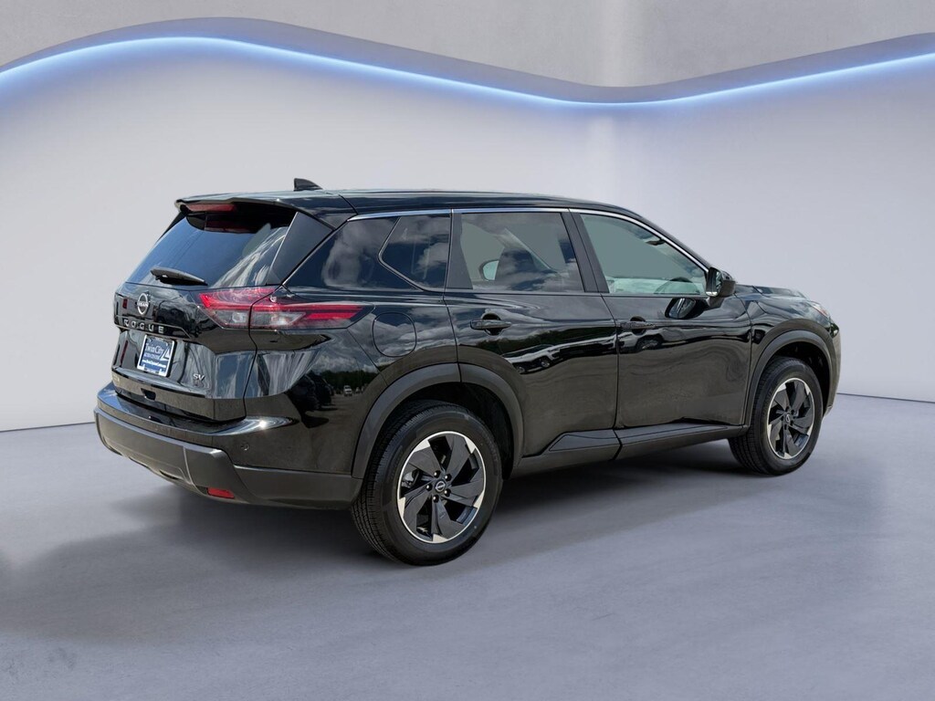 Used 2024 Nissan Rogue SV SUV