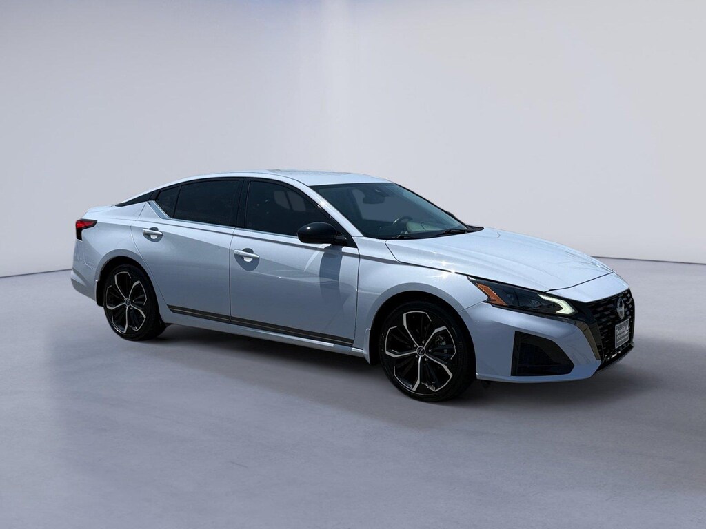 Used 2023 Nissan Altima 2.5 SR Sedan
