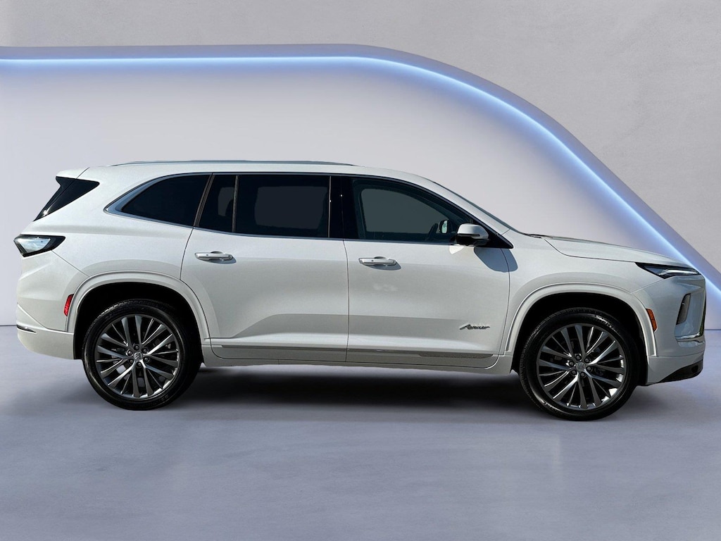 Used 2025 Buick Enclave Avenir SUV