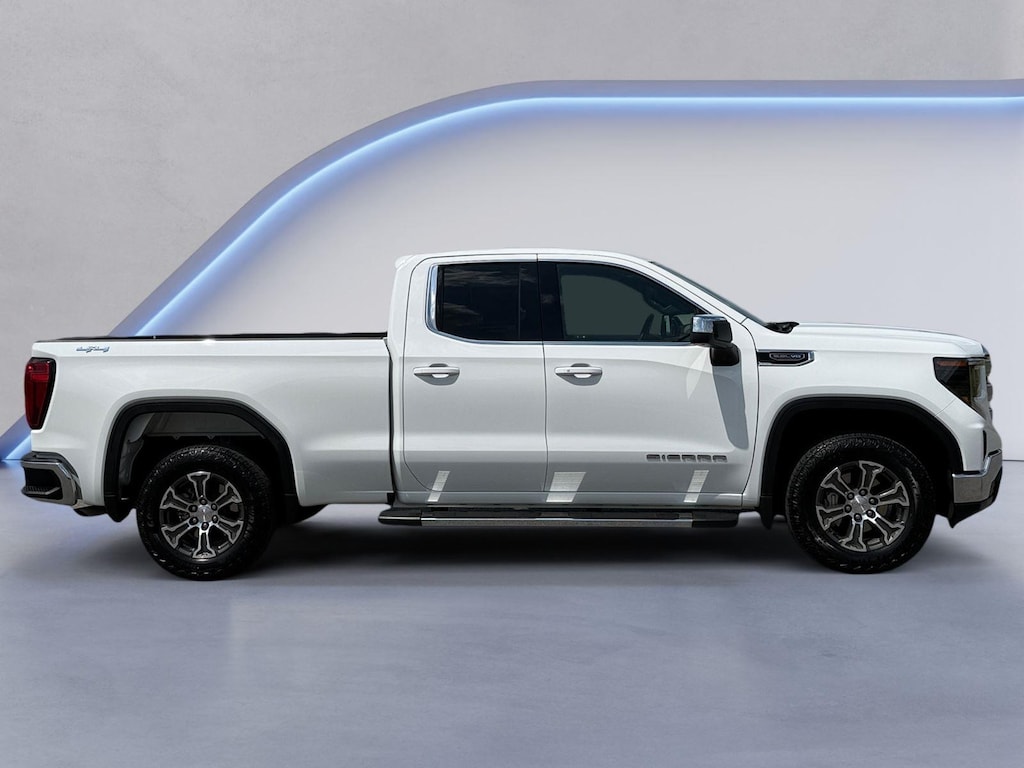 Used 2025 GMC Sierra 1500 SLE Truck