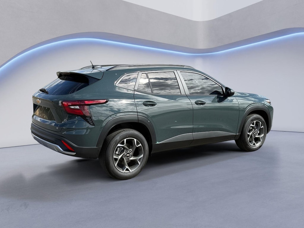 Used 2025 Chevrolet Trax LT SUV