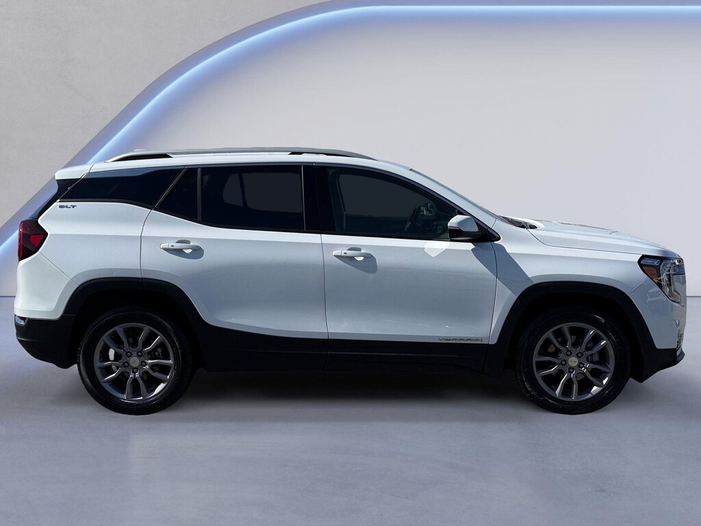 Used 2024 GMC Terrain SLT SUV