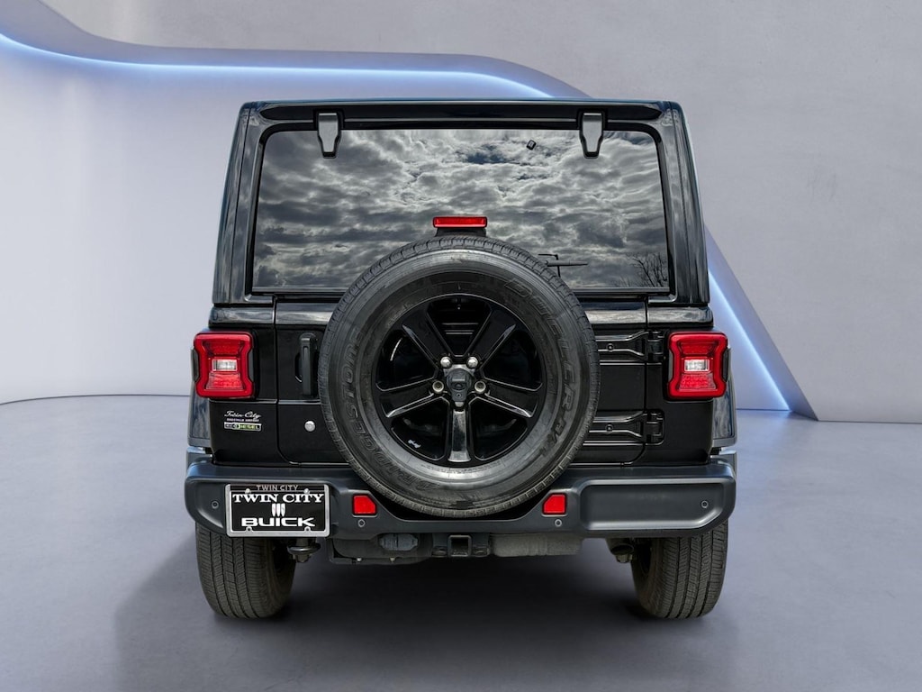 Used 2020 Jeep Wrangler Unlimited Sahara Altitude SUV