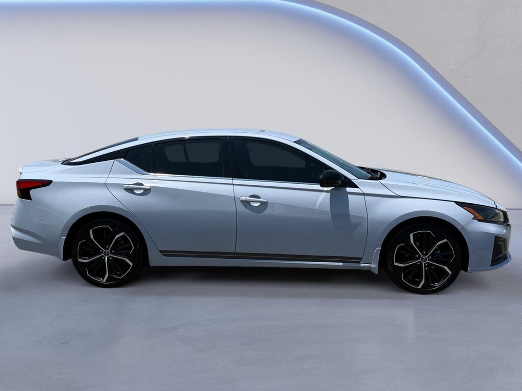 Used 2023 Nissan Altima 2.5 SR Sedan