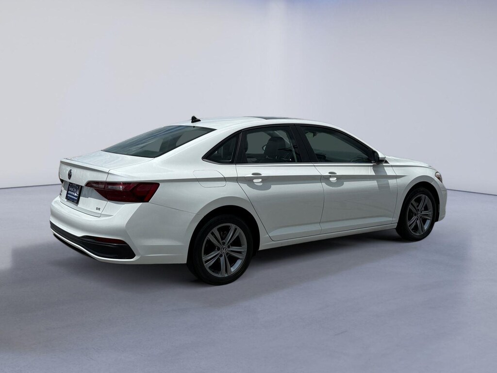 Used 2024 Volkswagen Jetta SE Sedan
